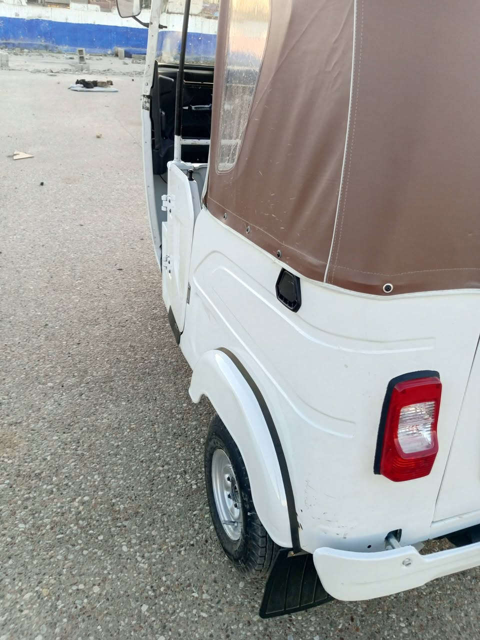 السلام عليكم تكتك البيع موديل 22وراق صواليه تكتك كفاله بس دوس معمرات تكتك حلوه تخم تأير جديد مكاني بغداد *********** مامتواجد على الفيس
