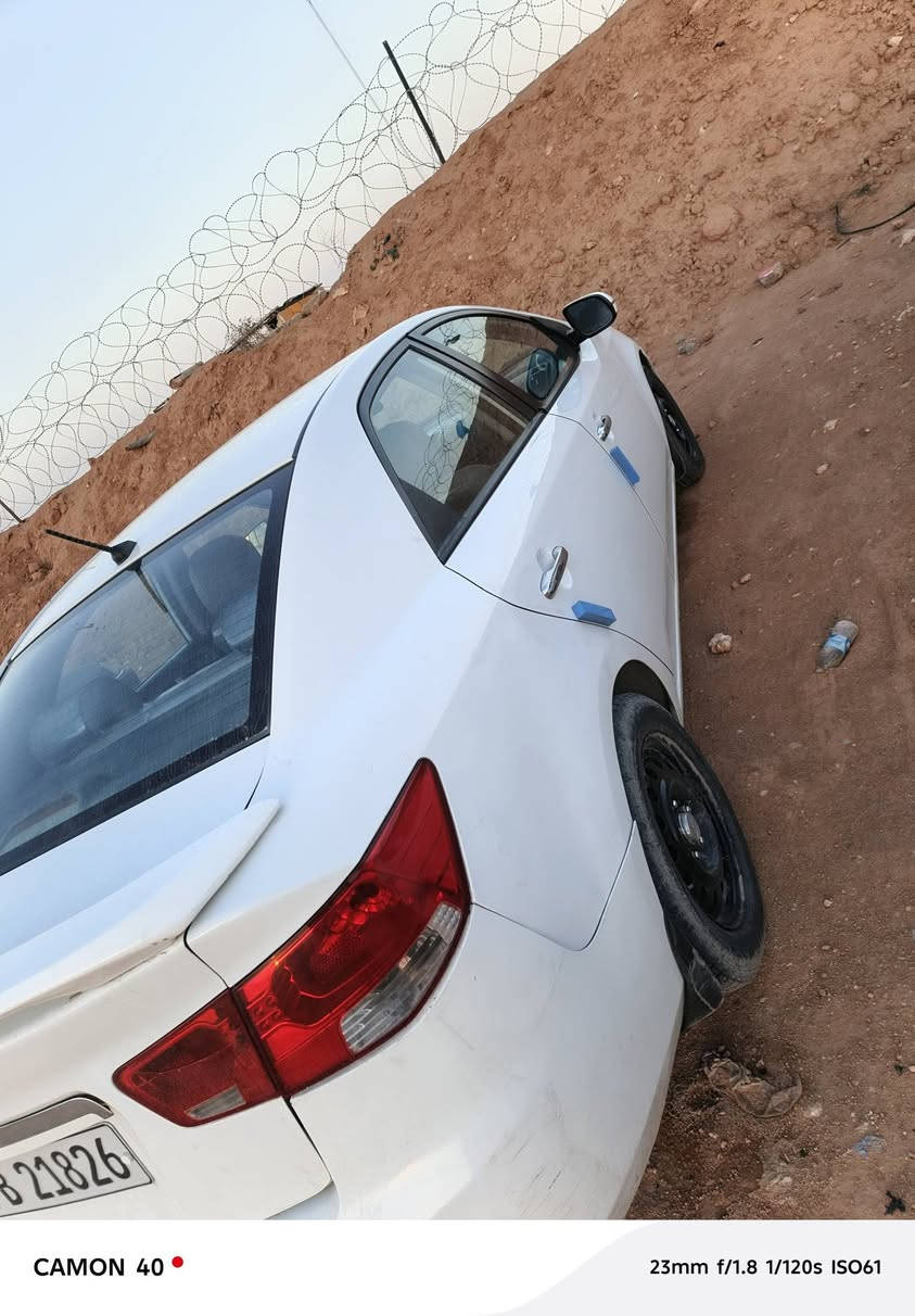 السلام عليكم سيراتو فول مواصفات بدون صبغ ماعده براس الجاملغ الخلفي شويه بارد. فول الفول ومكفول اي استفسار  السعر 108بيهه مجال قليل سياره 2011 موديل وهذا رقم ***********
