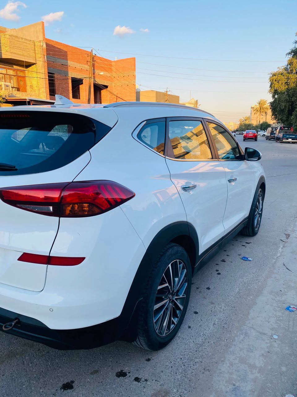 السلام عليكم توسان ٢٠١٩ خليجي رقم بغداد الجديد  بأسمي السيارة فول مواصفات عدا البانوراما بصمه تشغيل بصمه أبواب كامرة حساسات رادار أمامي تحكمات جهتين شاشه أبل كار السيارة جاهزة من كلشي بيهة فقط جاملغ خلفي صبغ وبخشم البنيد شي بسيط أثر تكشير بدون ضربه مكاني بغداد  للاستفسار *********** السعر ١٨٣
