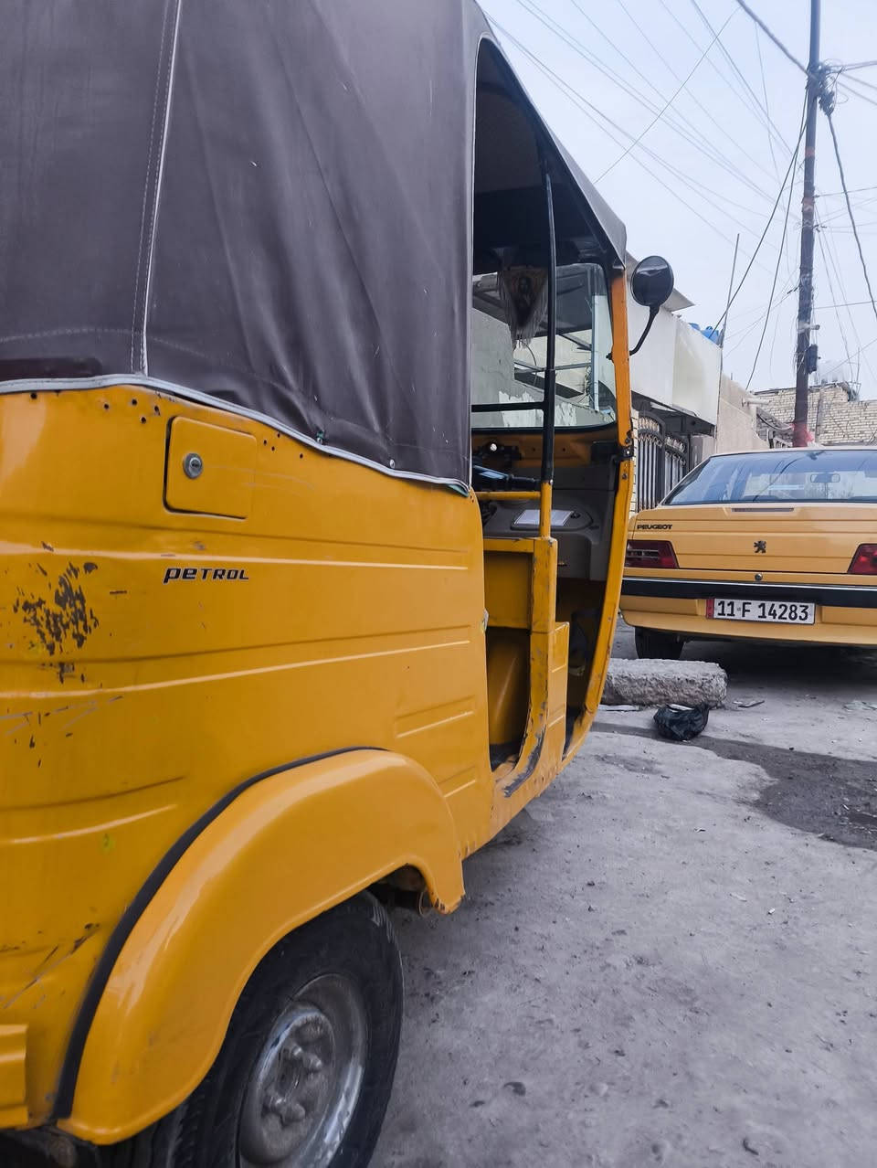 السلام عليكم
تكتك للبيع موديل 18 شهر 12 مكينه مكفولة فقط بوشه وبستم كشر مكفول لا تعمير لا صبغ لا معجون بيها طخات خفيفه موضحه بلصور كشرة ونصبه مال 20 رقم وسنويه نكليزي تحويل ثاني يوم السعر 5800 بيها مجال مكاني بغداد الشماعيه 
اتصال ***********
