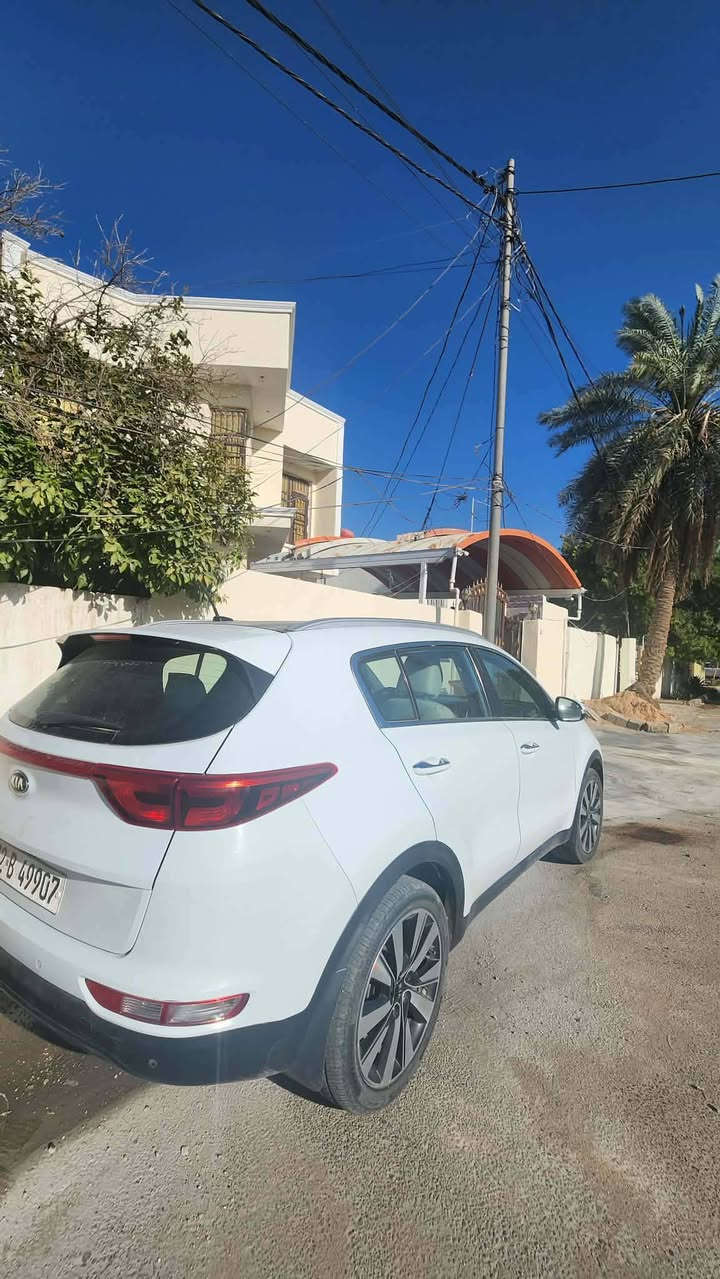 سبورتج موديل 2017 ماشيه 190الف كيلو
بانوراما 
كشنات كهرباء 
محرك 2000دوش
خليجي مكفول كفاله عامه
شويه بدعامه كارت
السعر 168 وبيه مجال
رقم اربيل رقم جديد سنويه جديد
تحويل ثاني يوم ***********
