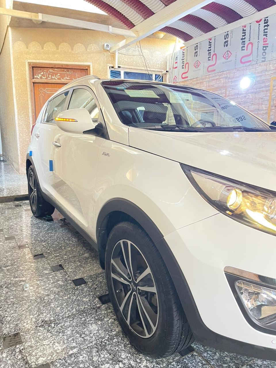 السلام عليكم 
من رخصه مدير الگروب المحترم 
سبورتچ 2016خليجي فول مواصفات بالرامه فورويد محرك دوش تحكمات جهتين كامره حساسات امامه خلفيه يدات نيكل 5ويل كب كشنات جلد سياره مكفوله من الضربه و الصبغ حتى البلاستك مكفول ماشيه 160على وضع الشركه تخم تايرات جديد صدر امامي خلفي جديد كير محرك مكفولات على وضع الشركه رقم انكليزي بأسمي مكان السياره بغداد
السعر :160
رقم الهاتف:***********
