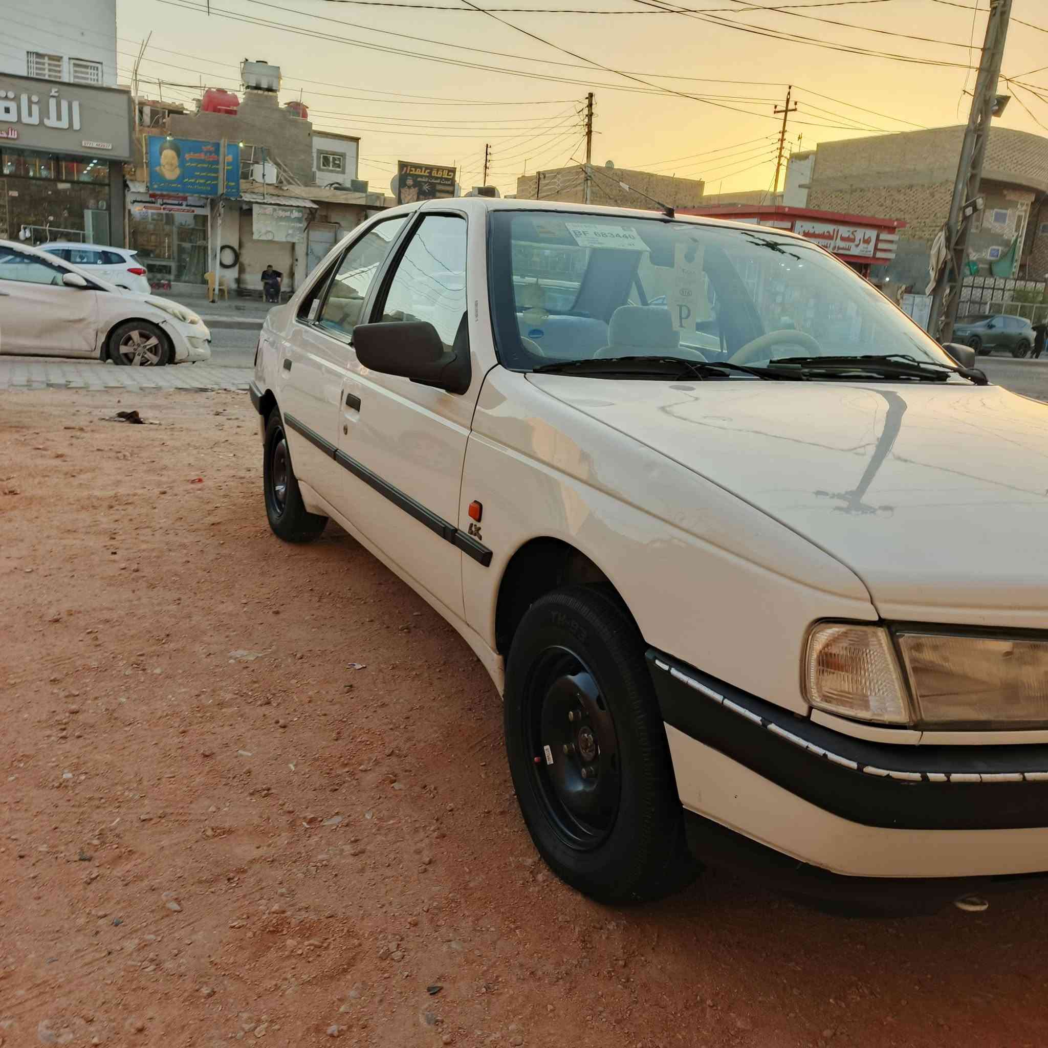 سلام عليكم بيجو 405 موديل 12بيها فقط بنيد بدون داخل والباقي كفاله حت الدعاميات شرط عل الفحص مكينه كير حداديه تبريد عل الفحص السياره جديده  رقمها نجف مكاني نجف حي الجزيره سعرها 43وبيها مجال قليل وهاذه رقمي ***********
