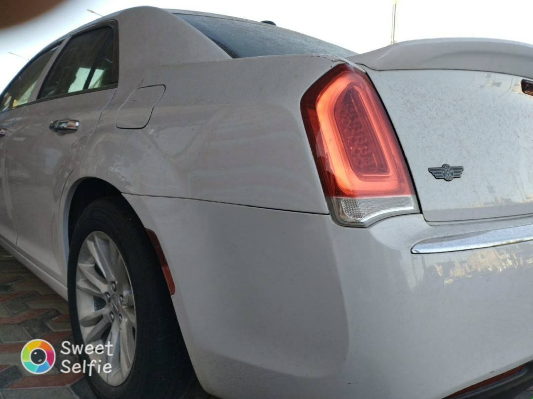 السلام عليكم كرايسلر اوباما ٢٠١٥ كندي مكفوله كفاله عامه من الضربه السياره بعدها بحاله الوكاله جديده بمعنه الكلمه ماشيه140 رقم اربيل باسمي تريد وكاله تريد تحويل محرك 3.6

مواصفات سياره فول
داخل اسود 

سقف بنرامه فتحتين
ويل ١٨ مكسيكي 
لايت عدسات زنون
شاشه كبيره + كامره خلفي 
نظام صوت الباين  
العنوان ميسان ***********
