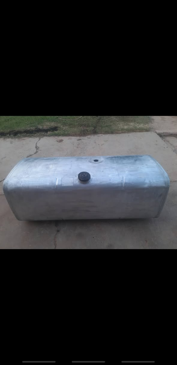 البيع بنيد ملح بلادي  وبدي تك طويله  وتانكي ٥٥٠ لتر مكان الانبار حديثه تصل *********** او ***********
