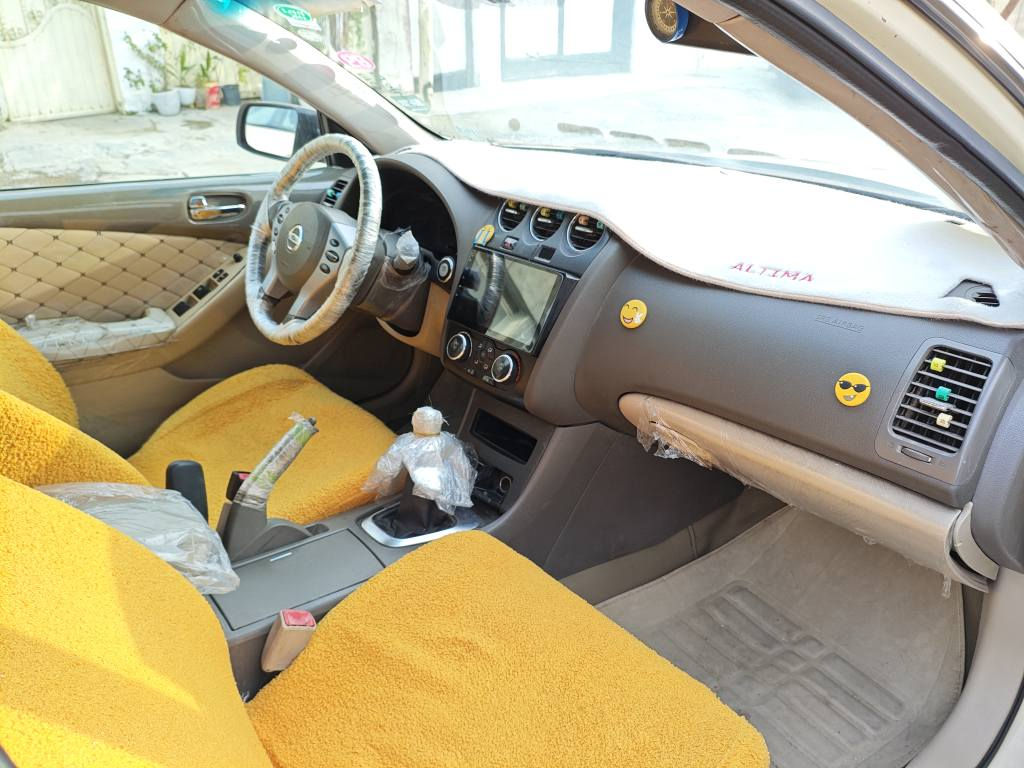 ئەڵتیما تەکسی 2012
سەنەوی تا 2030تازەیە
گێڕو مەکینەی لۆک لۆکە
شاشە و کامێرا
ناوی وەک شەریکە 
لێدراوی ناوگرتنی نیە تەنها قرچێکی دواوەی هەیە
سۆنەرم داناوە
تایە و پاتری بەشەرت
تەبرید و گەرمی بەشەرت
نرخی 105و مامەڵەیەکی کەم
*********** ڤایبر و وتس اب
*********** السليمانية, العراق
