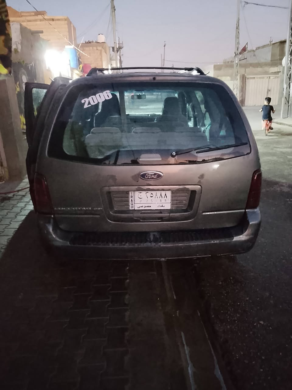 كاسلام عليكم من رخصت صاحب الكروب سياره فورت موديل 2006تبريد ثلاث قطع مكينه وكير بلادي مكينه ٦ سلندر كير تعليك كبريسر عطل وحداديه اماميه ابيع بسبب المريض الله يجفيكم الشر 
مكان السياره نجف *********** السعر ٤٠ وبيه مجال
