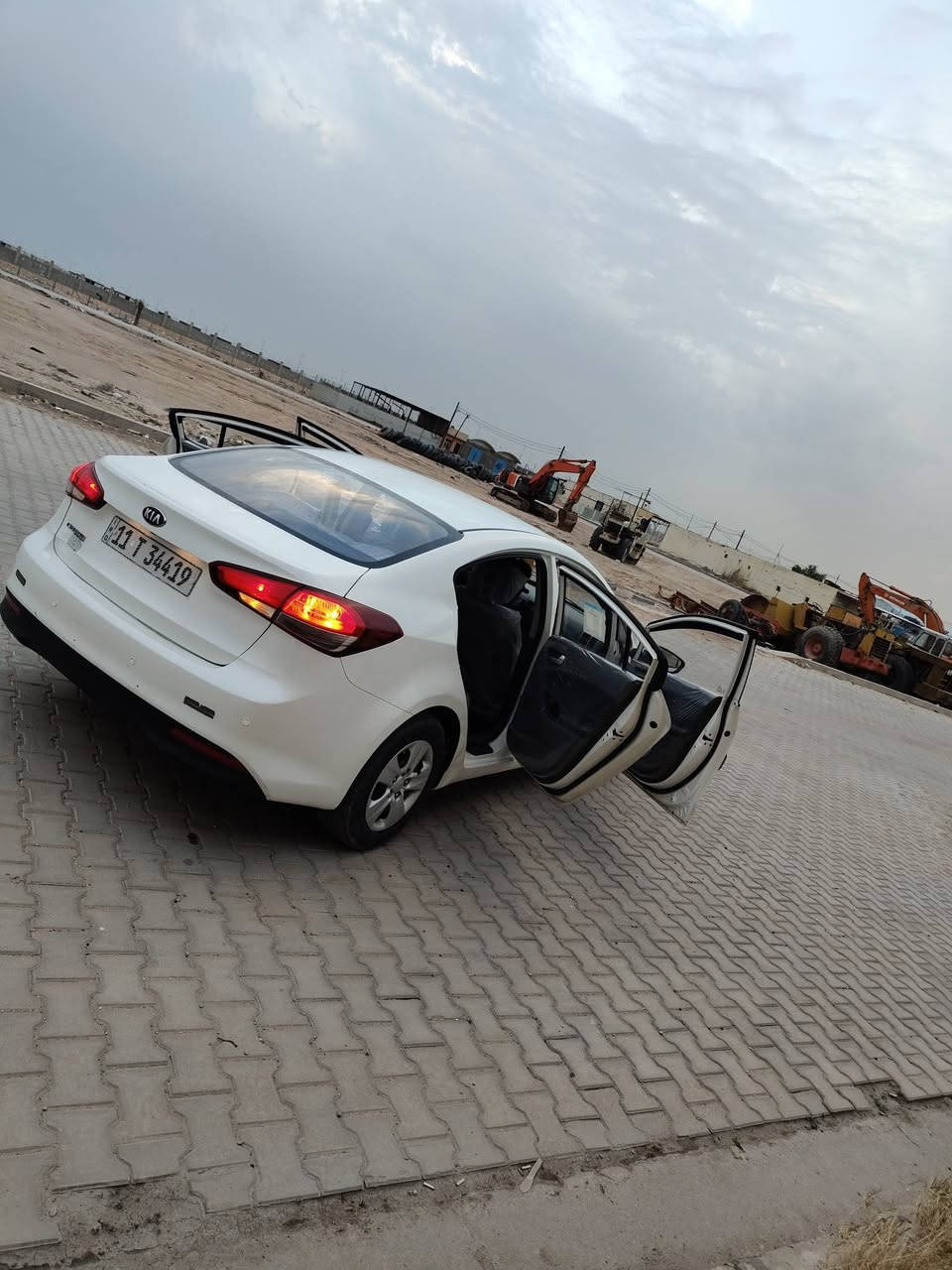 سلام عليكم سيراتو ٢٠١٨ البيع كفاله مكان نجف ***********
