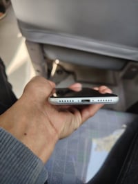 ايفون SE • ٦٤ • حساب مقفل