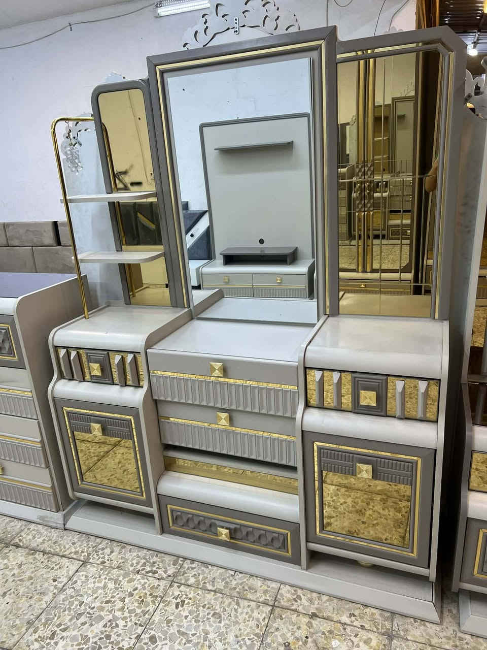 غرفة تركي
التوصيل والشد داخل بغداد مجاناً
يوجد توصيل محافظات بكروة حجز وت   ***********🌼🌼🌼
