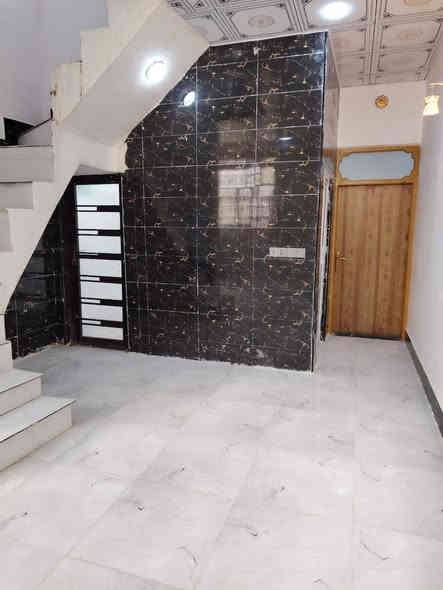 يالله 50 متر غير مسكون بناء درجه أوله
العنوان مقابيل ملحق القريه الغدير عامود 321 السعر 22 مع المجال 
***********
