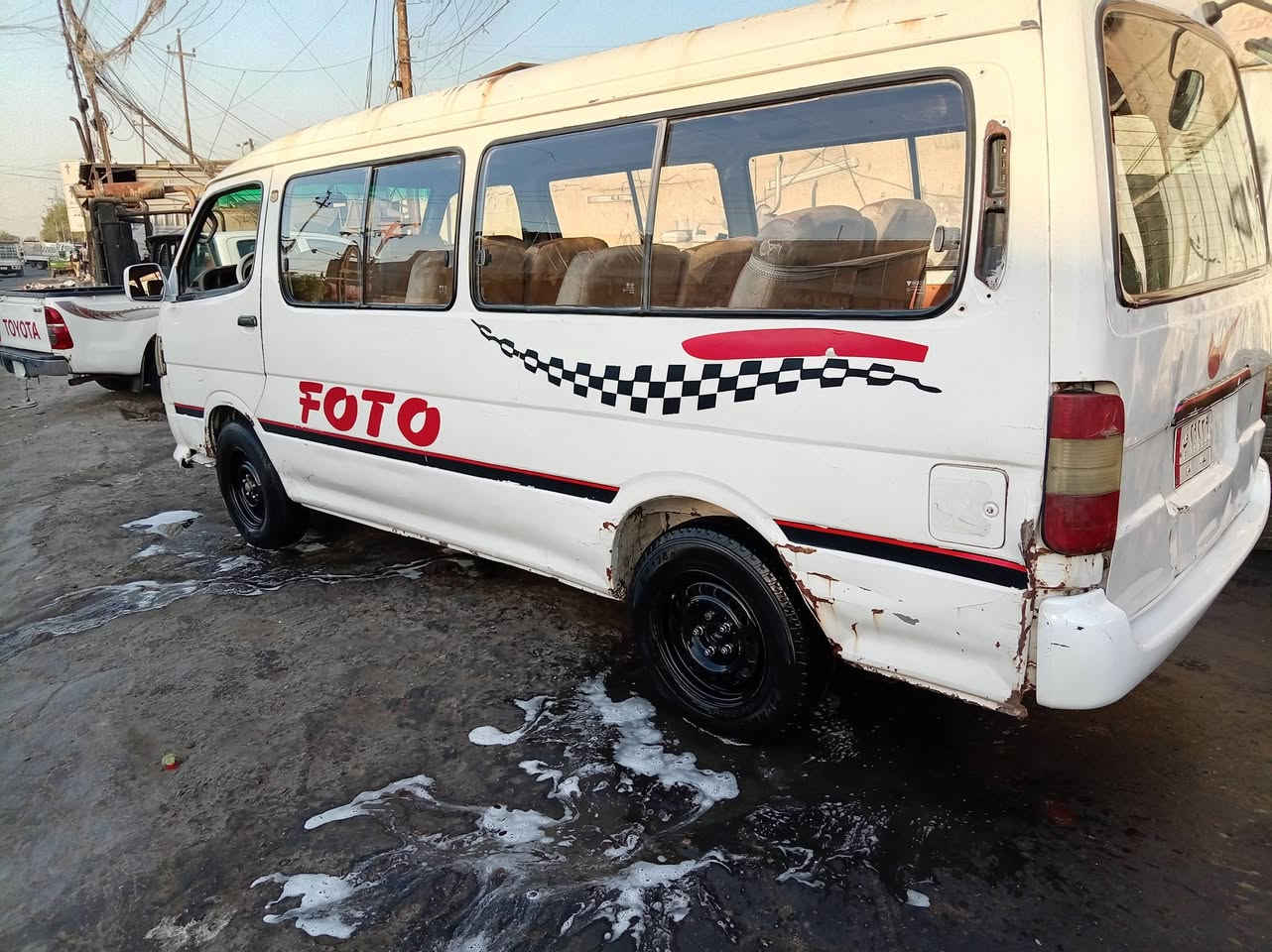 السلام عليكم من رخصة مدير الكروب فتون 9 محرك كير اكسن خير من الله رايدها 27 ورقة ابيع كوم حديد شرط التحويل بسمي السيارة عليها غرامات 850 على المشتري هيئة مصفرة رقم الموبايل *********** مكاني بغداد كفاءات العبيدي
