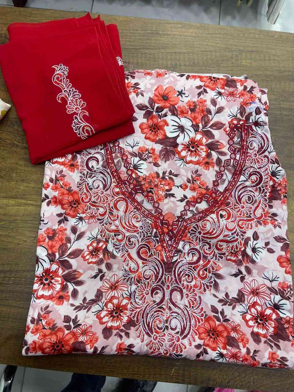 مخور اندنوسي حرير بدون خياط اربع امتار مع شال
السعر20 الف فقط 
يتوفر التوصيل لجميع محافظات العراق 
للحجز والاستفسار *********** البصرة, العراق
