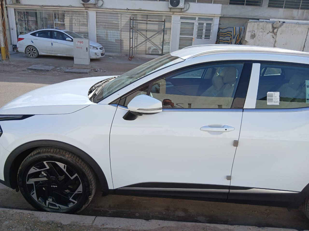 كيا سبورتج 2025 وكالة الجاسم فول مواصفات ماعدا البانوراما 
تحكمات ستيرن كاملة
حساس امامي خلفي
كاميرا دوارة
ويل 19 كروم
محرك 2000
كشنات كهرباء
تدفئة كشنات وستيرن
صندوك كهرباء
تشغيل عن بعد
وضعيات قيادة
ايكو
نقطة عمياء
لد بالشباك 
وكثير من المواصفات الاخرى المعروفة
سيارة جديدة جدا ومكفولة كفالة عامة ماشية 7000 فقط مشي حقيقي غير خاضعة لضمان الدولية رقم دولي مداور ثاني يوم عنوانها بغداد الكاظمية  السعر المطلوب 245 وبيها مجال للتواصل ***********
