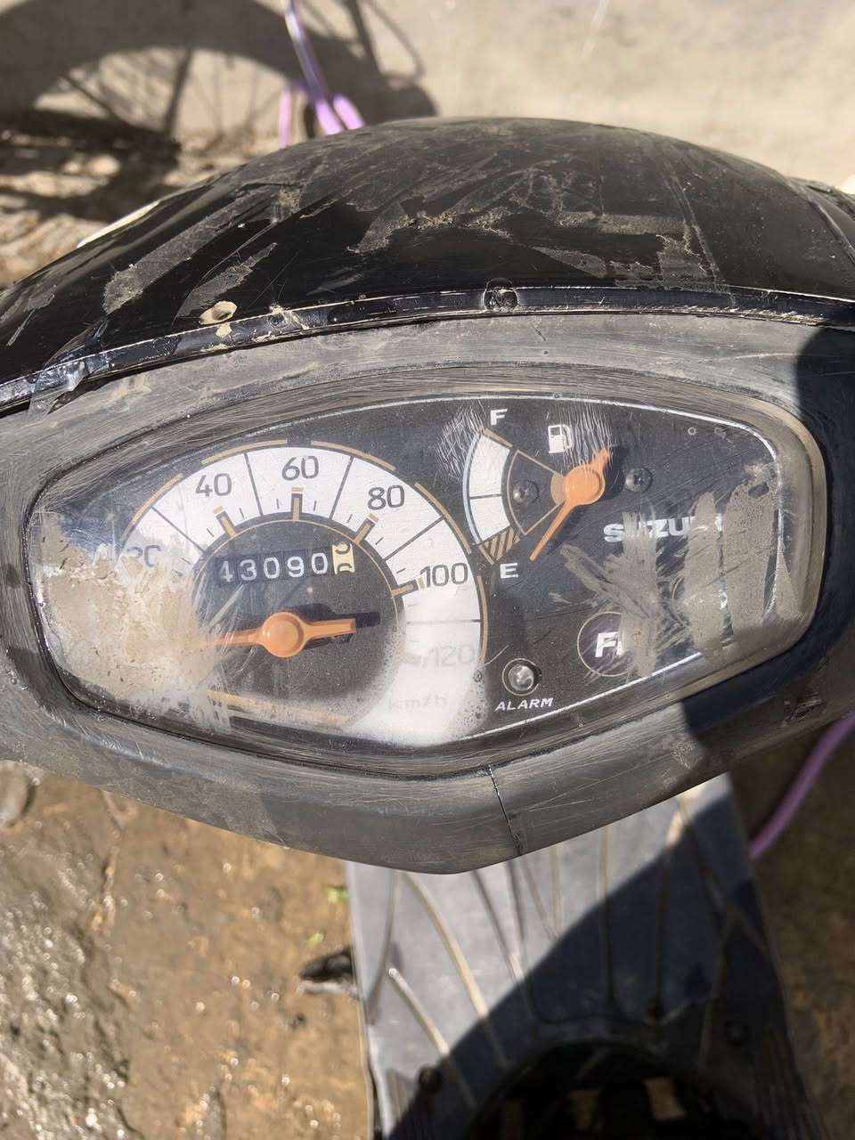 السلام عليكم دراجة ساسوكي ١٢٠ دراجة خير من الله بٰسہ نقصهة ملف مال توليد ب٢٥ الف تصليحة للستفسار الرقم ***********
