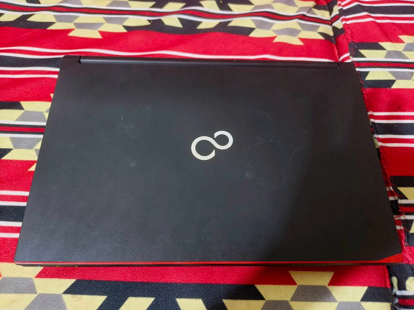 💻 للبيع — Fujitsu LIFEBOOK A576
🔹 المواصفات:
المعالج: Intel Core i5-6200U (الجيل السادس)
السرعة: 2.30GHz ويصل إلى 2.80GHz Turbo
كرت الشاشة: Intel HD Graphics 520
النظام: Windows 64-bit
الشاشة: 15.6 إنج
مناسب للدراسة، الأوفيس، التصفح، والألعاب الخفيفة
يشغل ألعاب مثل: GTA V / CS:GO / Mount & Blade / Valorant على إعدادات مناسبة
🔹 مميزات الجهاز:
✔ بطارية جيدة
✔ عملي وسريع بالاستخدام اليومي
✔ مناسب للطلاب والشغل
✔ يدعم SSD وترقية الرام
📍 الجهاز بحالة جيدة والاستعمال محترم.
السعر:
175 الف وبيه مجال للطيبين. 🫂
للاستفسار: 
*********** واتساب.