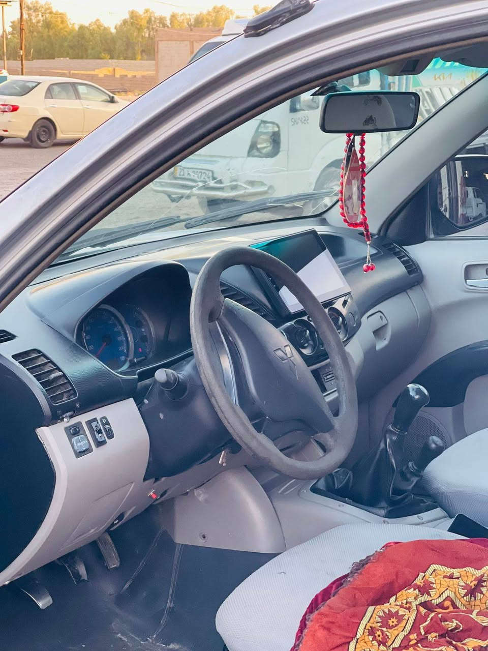 بسم الله الرحمن الرحيم 
بيكم مسبوشي دبل قماره السياره كاز بم ونوزل كير ومكينه بشرط لا صرف لا بخار تبريد شغال صدر جديد السياره مكفله من كل شي بس ربع الابونيد بدون دواخل تخم تايرات منضومه زنن عليه رقم سليمانية بسمي 31 سعر (100)وبيها مجال  او مراوس حسب القناعه‌ وتحياتي💙***********
