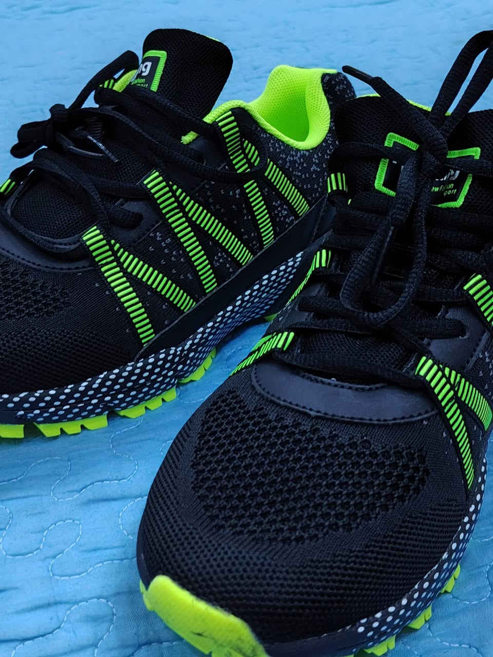 حذائين نفس الشي فقط اختلاف الوان كلش حلوات الأزرق قياس 39 والاخضر 38 السعر خاص ***********
