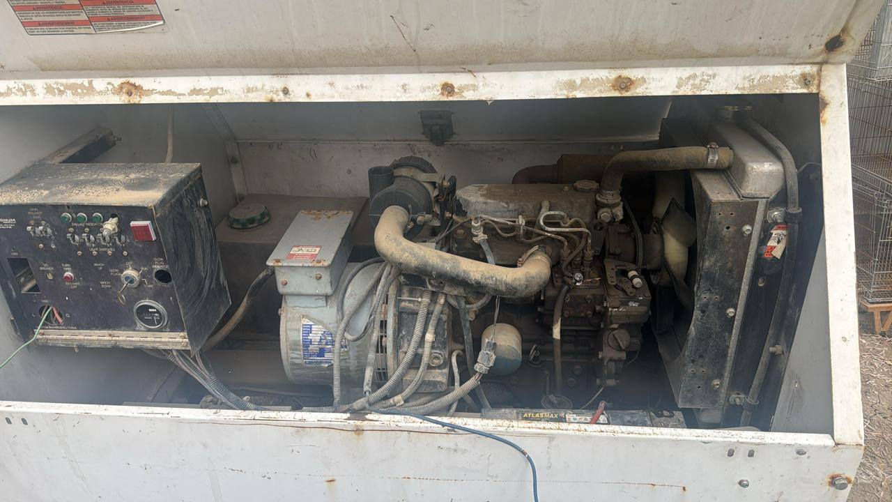 سلام عليكم مولدات اثنين للبيع شغالات
البيضة مسيوبيشي ثلاثة بستم 5كي في
الخضرة  كابوتا 2 بستم 5 كي في 
سعرهن اثنينهن 20 ورقة
المكان بابل السياحي
موبايل***********
