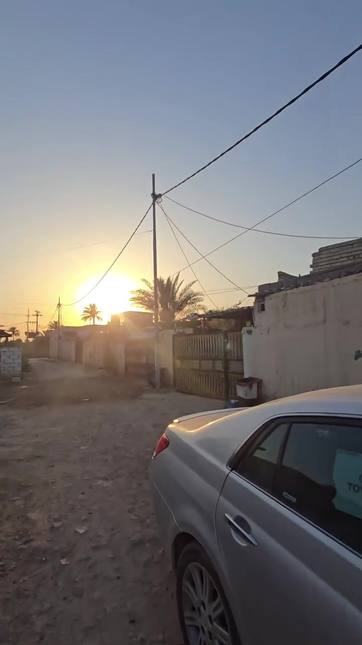 سلام عليكم للبيع البيت200بالسند واقع حال 190 يحتوي على مضيف خارجي صب هوه والطارمه  صحيات خارجيه سندويج البيت كذلك يحتوي على غرفيتن نوم حمام داخلي مطبخ  عكاده الداخل العنوان بابل النيل بحريه شارع بحريه للاستفسار ***********
