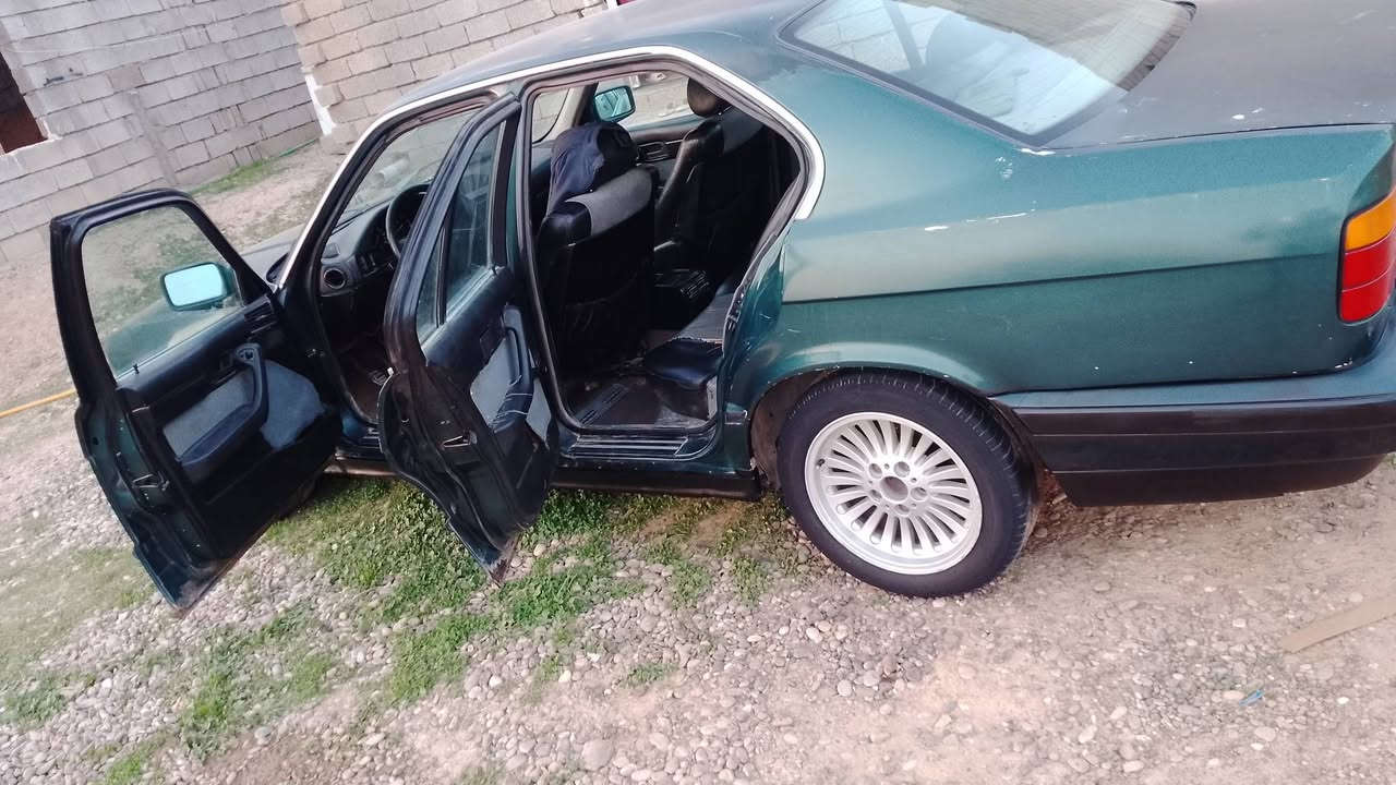 السلام عليكم بي ام 520 محرك فل تعبان   رقم الماني مشروع وطني  صدر جديد طخم تاير انضاف كهربائيات كله شرط شرط التحويل     سعره 32 وبيه مجال عنواني صلاح الدين بيجي الزويه ترهم مراوس حسب القناعه ***********
