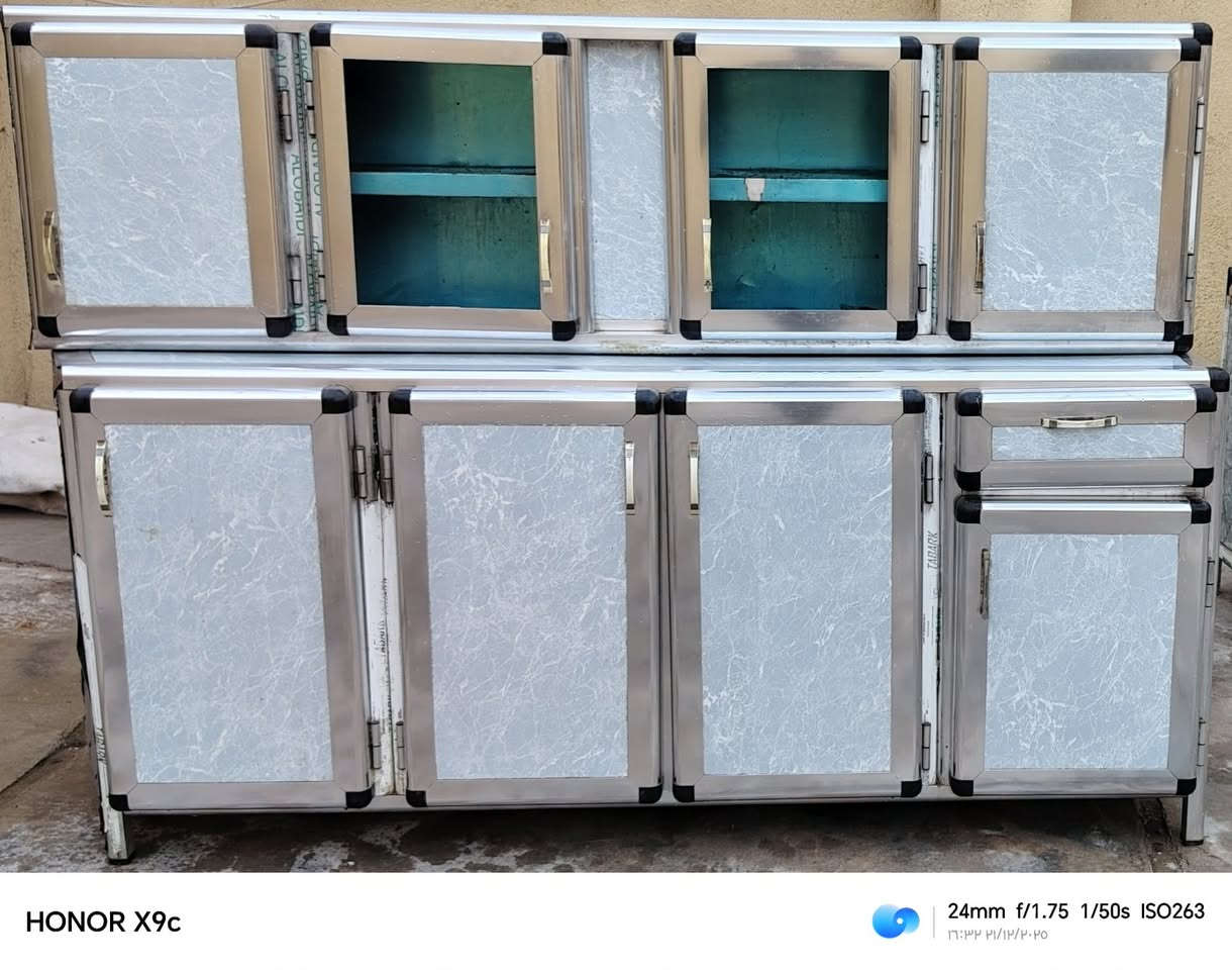 كاونتر معه سنكي للبيع السعر 250 وبي مجال بسيط مكان كربلاء حي الغدير الشراي يتصل ع رقم ***********
