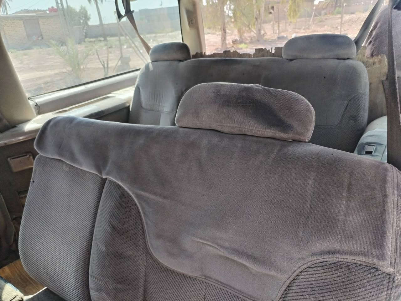 السلام عليكم شوفر ليت للبيع موديل ٩٨ محرك ٣٥٠ تيربو كير الف فحل طبله رقم انبار اجره ***********
