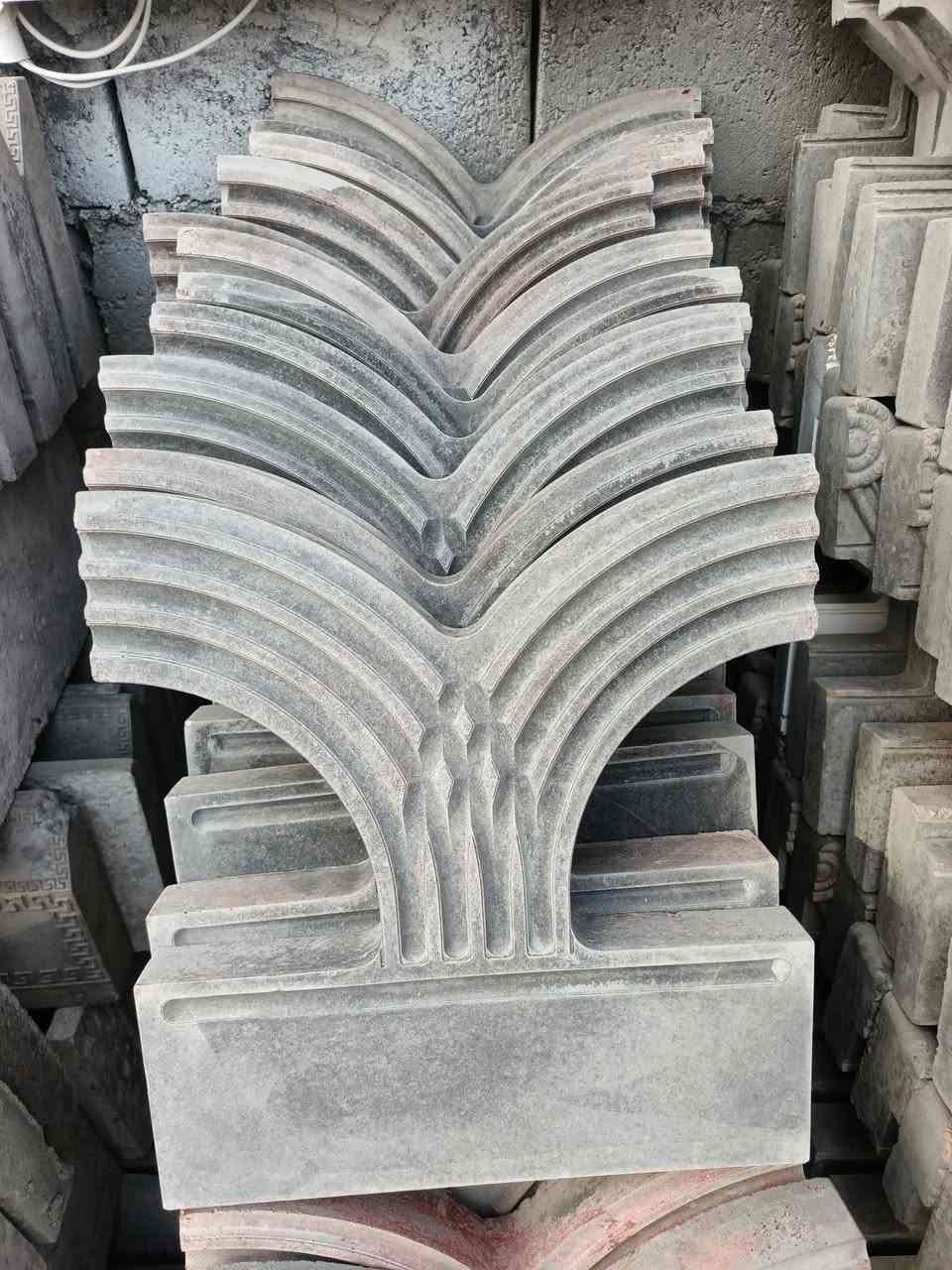 بسب الوعود الكاذبة   السلام عليكم معمل لاينات حديقه للبيع قوالب ربل الصلي  خباطه+هزاز والي يريد يشتغل بيه خير من الله   السعر مليونين المكان الانبار حصيبه الشرقية ***********
