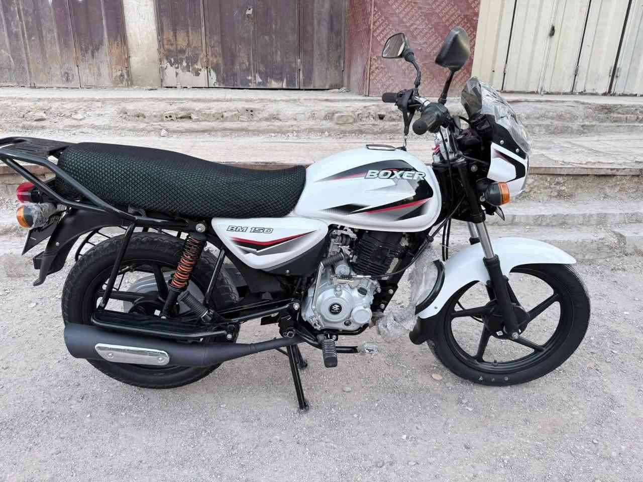 سلام عليكم 🤚
بوكسر للبيع اخت الزيرو 
مديل 2023 
نازله سنه2025 شهر 12 
ماشيه 16 الف دراجه زيرو 
مكفوله كفاله عامه مكينه كير ضربه من كلشي دراجه اخت جديده 
مرقم بغداد رقم انكليزي بسمي تحويل ثاني يوم 
السعر السعر 2750 وبيها مجال حك الجيه 
بكاني الغزالية شارع البداله 
الاتصال *********** اتصال
