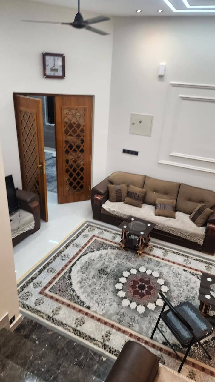 🌺 #اعلان_رقم_٨٩🌺
🏘️(بيت للبيع)🏘️
#مطلوب اسكان ٥٠ مليون
#بناء مواصفات هندسة درجة اولى
💁‍♂️#الموقع : الموحية مقاطعة٣٦ قرب السايدين
⬛ #المساحة: ٢٠٠م شارع تبليط مقابيل ساحة ⬛
🏵️ #تفاصيل_البيت: 🏵️
🔹🏘️ العقار مكون من طابقين كونكريت ديكورات واجه حديثة بناء ٢٠٢٤🏘️ 🔹
الطابق الارضي يتكون من غرفتين مطبخ  صالةواستقبال وصحيات داخلية وخارجية
الطابق الاول يتكون من أربع غرف سويت و صالة و صحيات.

⭕ #للاعلان عن العقار الخاص بك او للمزيد من الاستفسارات مراسلة الصفحة على الخاص او الاتصال على :
🌺 سعد البدري *********** 
لنشر طلبات البيع والشراء الدخول على كروب رابط المكتب..

https://m.facebook.com/groups/490297985477784/permalink/494624568378459/
@متابعين @الجميع
