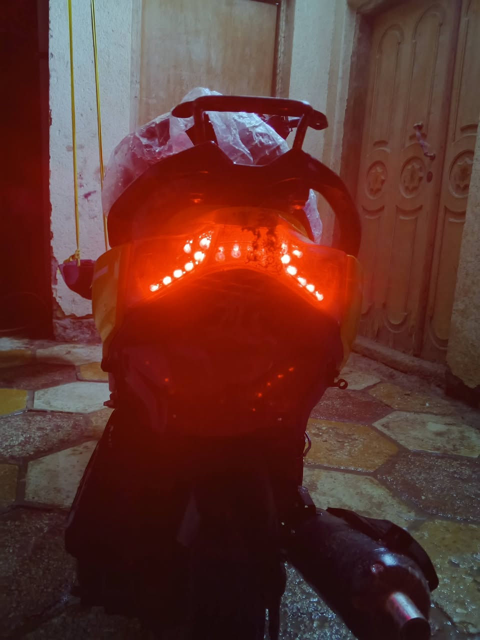 سلام عليكم
سكنس صيني صار اسبوعين من جفتتها ب70 
الدراجة ما تشتغل عوزها سلف 
بس مكينتها ومشيها كلش حلو 
سعرها 100 
*********** متواجد واتساب
