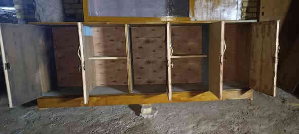 بوفيه مترين ونص تسكام الطول مترين ونص للبيع السعر 190 المكان الشاميه وهذا رقمي ***********
