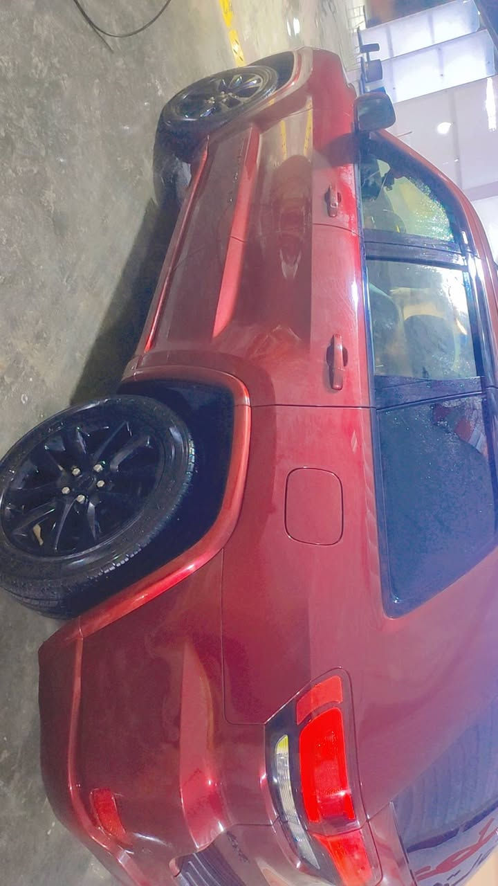 جيب بلاك توب
لون ماروني موديل ٢٢ 
السيارة فول مواصفات 
رادار امامي 
نقطة عمياء 
كشنات تدفئ 
ستيرن تدفئ
فتحة سقف 
صندوق كهرباء 
توقف ذاتي 
السيارة جديدة وحلووو 
عداد المسافة ٦٠ ميل 
السيارة فحص مؤقت بعدة 
السعر ٢٣٠ وبية مجال قليل 
العنوان بابل مركز مدينة 
اتصل وبيك خير وادلل ***********
