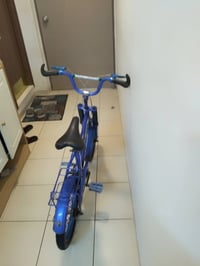 بايسكل حجم 16للبيع سعره 50بي مجال شراي اتصل 07765991862مكاني الحريه