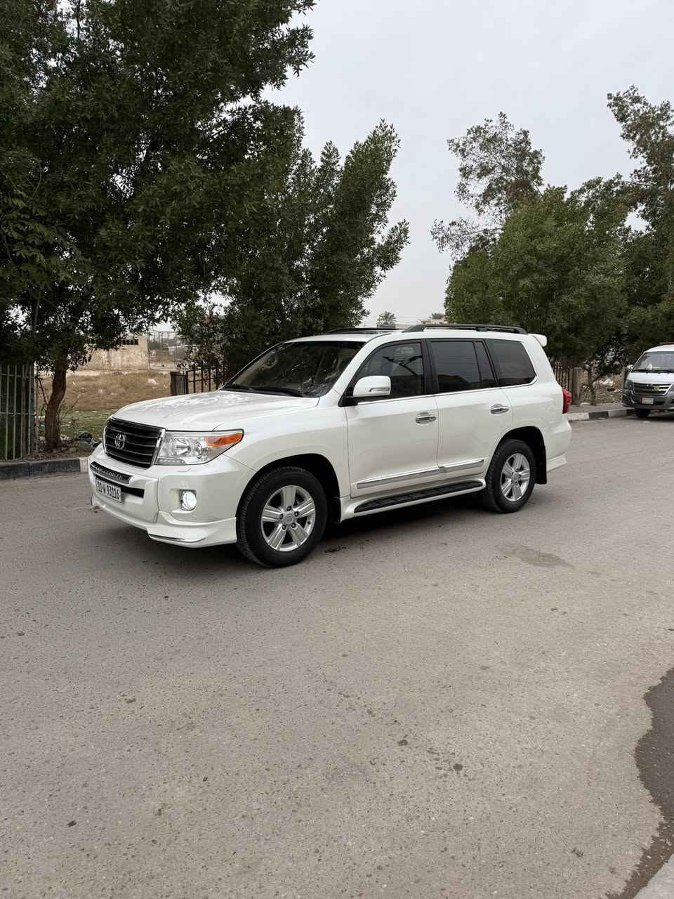 السلام عليكم
لاندكروز موديل 15 نوع ساز السيارة ماشية 123 الف بيه الجاملغ الخلفي اليمين صبغ الباقي مكفول بأسمي رقم الهاتف*********** العنوان بغداد الزعفرانية 

السعر 390 وبيه مجال
