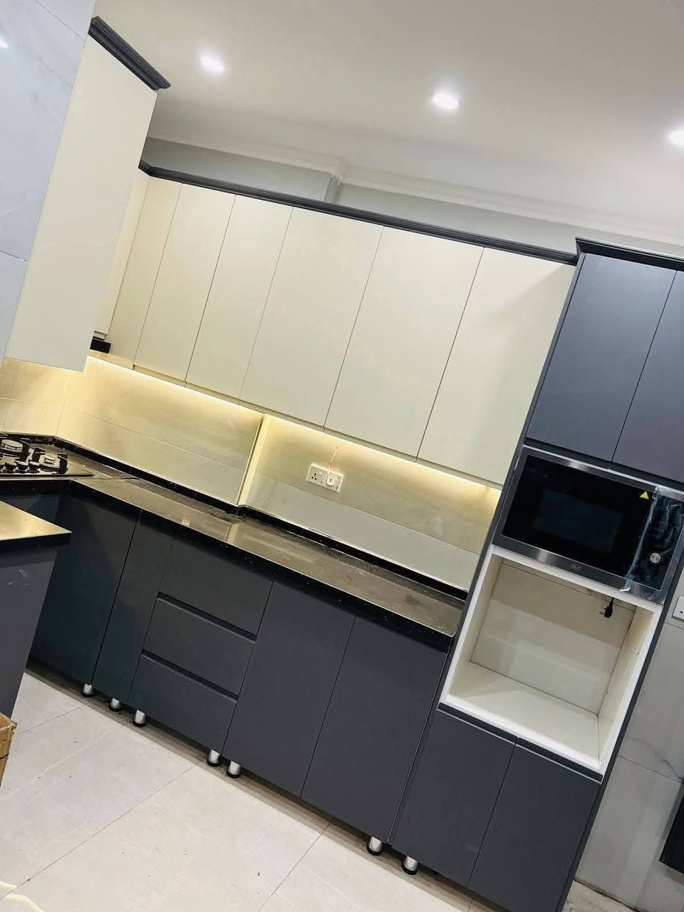 اهل الغزاليه انيالكم لأن صار فرع الشركه الحياة المطابخ الحديثه داخل الغزاليه لن الصراحه شغلهم عالمي وعدهم فروع بكل المحافظات ويشتغلون جميع المحافظات من مطابخ مودرن ايطالي كلاسيك تركي الاماني اسباني جميع الدزاينات بل اضافه الى ابواب شبابيك محجرات ديكورات غرف نوم اي شي يعجبكم راح يشتغلو الكم بكل ثقة تصاميم من مهندسين اختصاص بهذا المجال يعني ماراح تتعبون تسلموهم الشغل وانتو مرتاحين ويشتغلون نضام النقد والقسط على ماستر واسعار تنافسية ودقه بل عمل والمواعيد الرافدين موقعهم بل غزاليه شارع الصديق الفرع المقابل مرطبات فستق مجاور مكتبه البشير ارقمهم 
***********
***********
