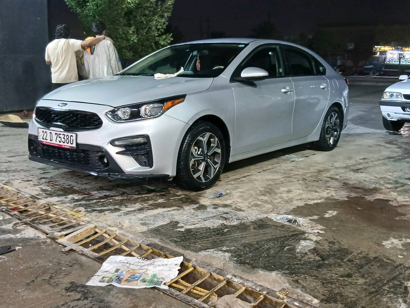 سلام عليكم  كيا فورتي للبيع او المراوس موديل 2020 وراد امريكي حادثها فقط بنيد بدون دواخل مرفق سونر وياها  منضومه تبريد جديده تخم تاير باتري جديد حداديه نص عمر مكينه ٢٠٠٠ دوش لمرغوب مابيها سياره كل نقص رقم اربيل بسمي هزه جديده مسوي لها منضومه زنون السعر 130وبيها مجال بسيط مكاني بغداد البياع رقم الهاتف ***********