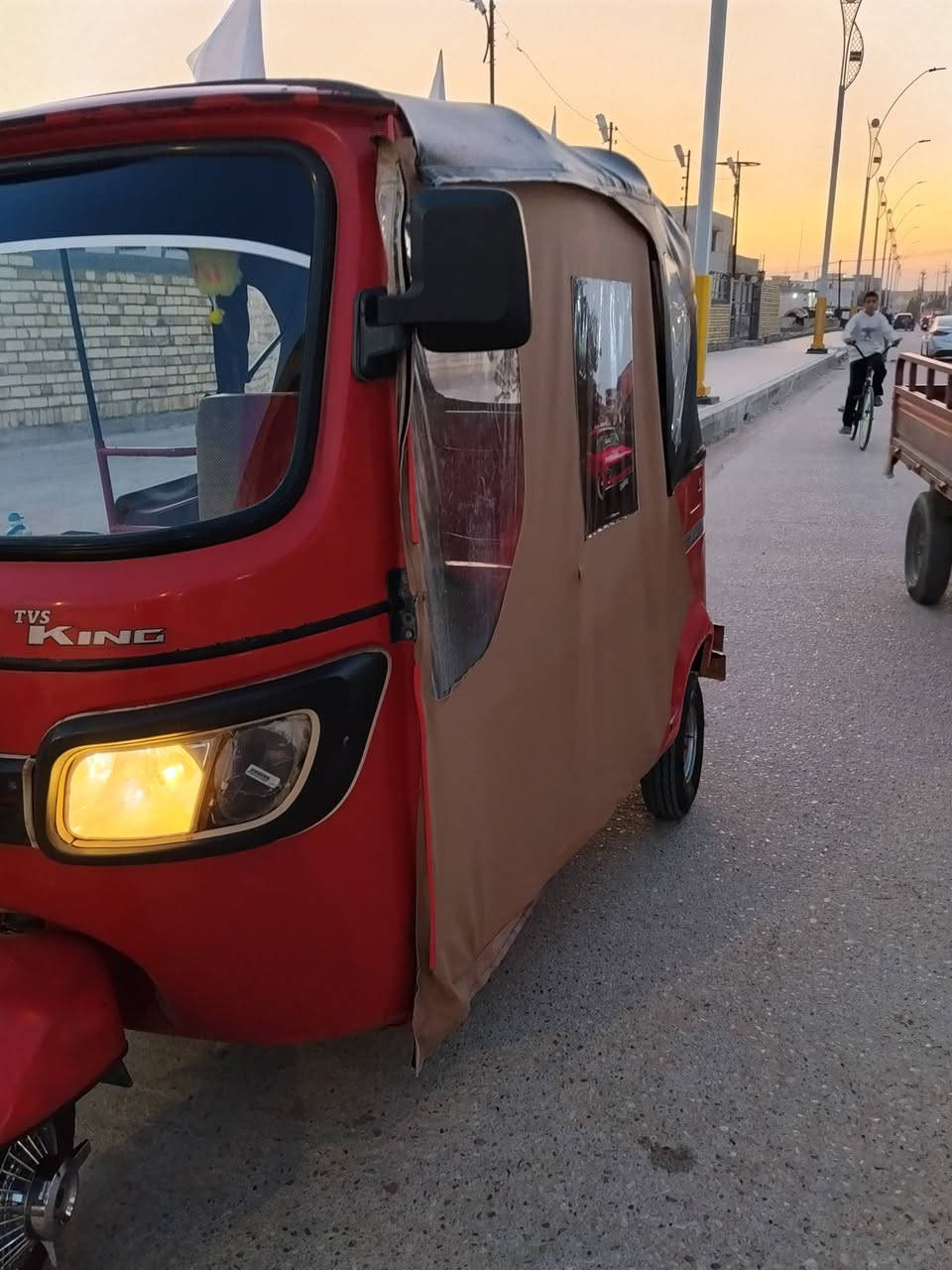 سلام عليكم تكتك للبيع تفيسس موديل 2020 سنويه تقره 2021 سعر خمسة ونص *********** المحرك كفاله
