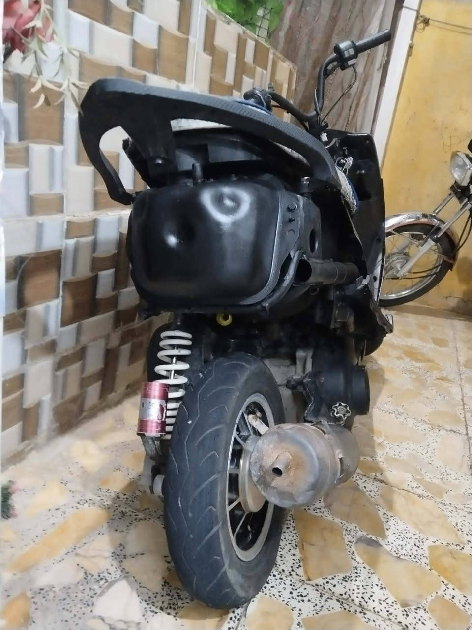 ماكس عدله للبيع نضيفه ما مفتوحه سعر 250 الف مكاني حله شارع 80 مال كربلاء رقمي ***********
