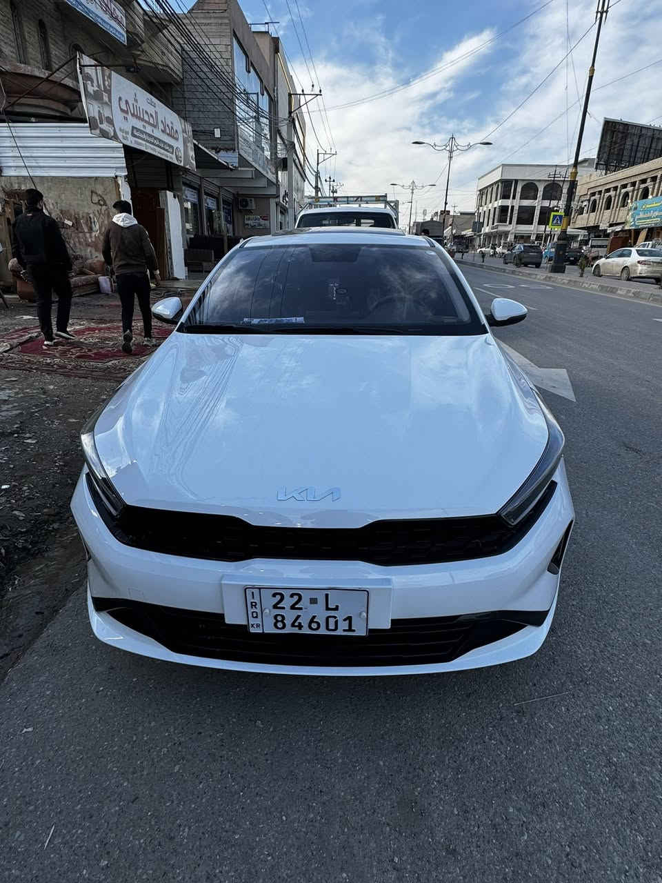 ‏بسم الله الرحمن الرحيم
البيع كي ثريً. رقم اربيل موديل 22بسمي السيار
عنون موصل السيار جديد بمعن الكلم ماشي 18 الف بس
***********
0750389889
