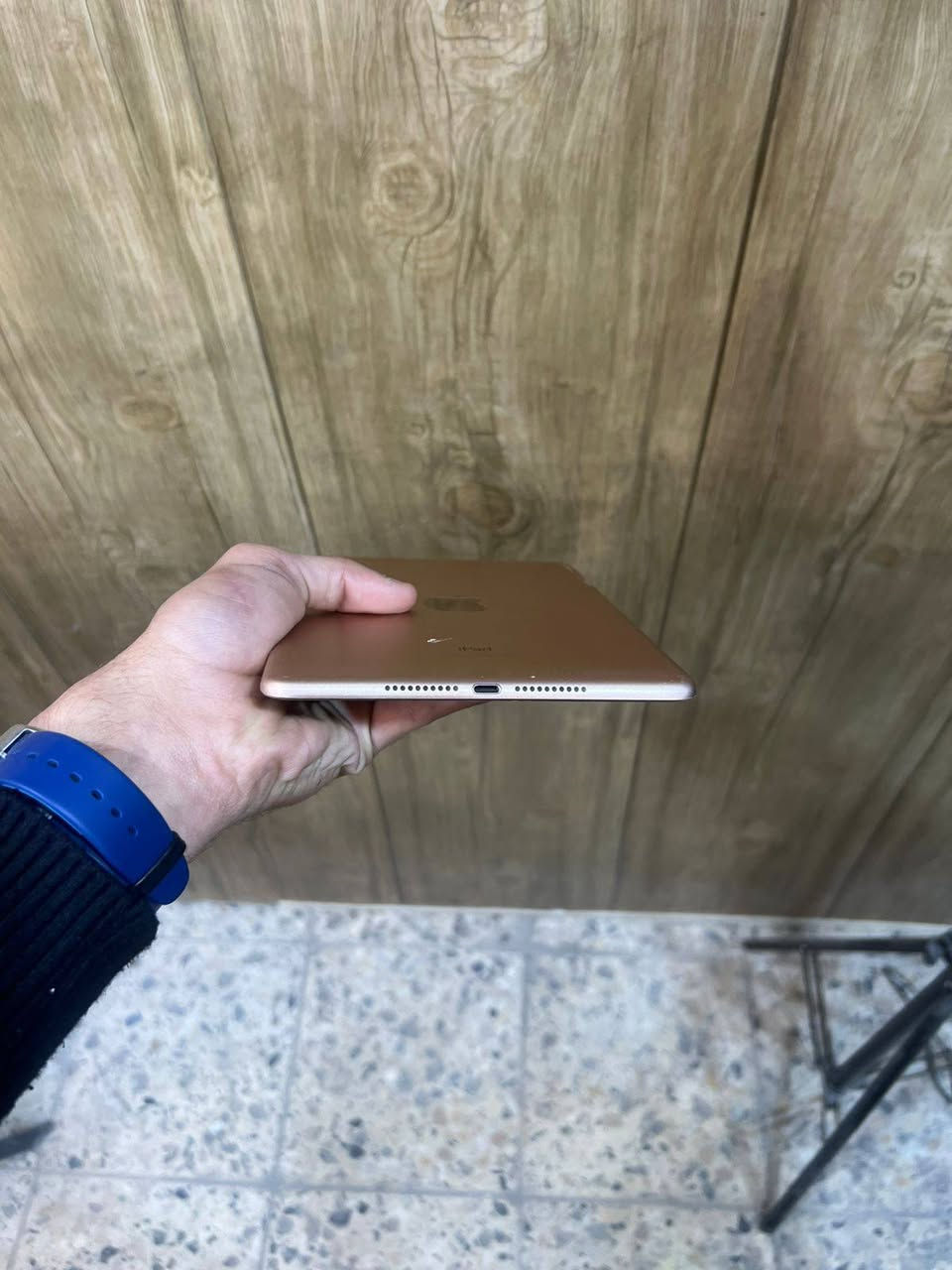 السلام عليكم أقره الوصف
ايباد  ايفون جيل الخامس iPad mini
ايباد نضيف نسبه النضافه مالته 100/85
ايباد ذاكرته 64
بطاريه90
السعر 225
المكان بغداد جديده سينماء البيضاء يم فلافل جمال
الرقم *********** متواجد وتساب
