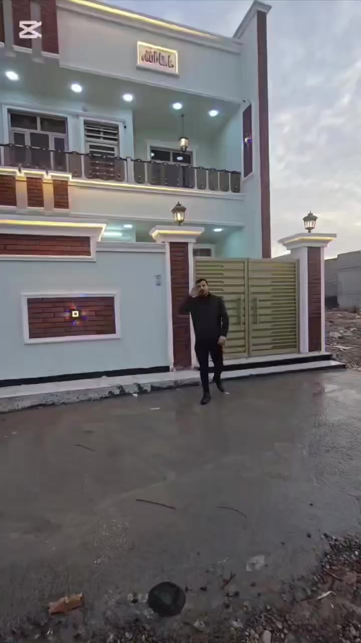 بيت للبيع بمساحة 140 متر، واجهة 7 متر ونزال 20 متر، تصميم عملي ومريح.
يتكون من استقبال واسع مع مطبخ حديث، وعدد 3 غرف نوم، مع صحيات كاملة (فوك وجوه) بواجهة مرتبة
صنف الأرض طابو سند 25 صرف، البناء طابوق جمهوري مع كامرات، تشييد متين وتشطيب جيد
البيت مناسب للسكن العائلي وموقعه هادئ وخدمي
📞 للاستفسار والتفاصيل الاتصال على الأرقام
***********
***********
حياكم الله وكل الهلا بيكم 🤍
