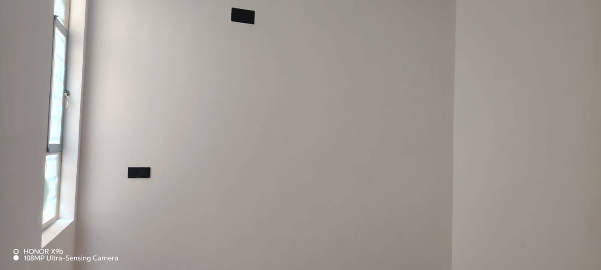 ‏بيت لبيع مساحته ١٠٠ متر طابق ونص 
‏ثلاث غرف وصالتين واستقبال وصحيات ثلاث 
‏عنوانه شارع عشرين سعره ١٨٠ بيه مجال للاستفسار مكتب بركات ام البنين ***********

