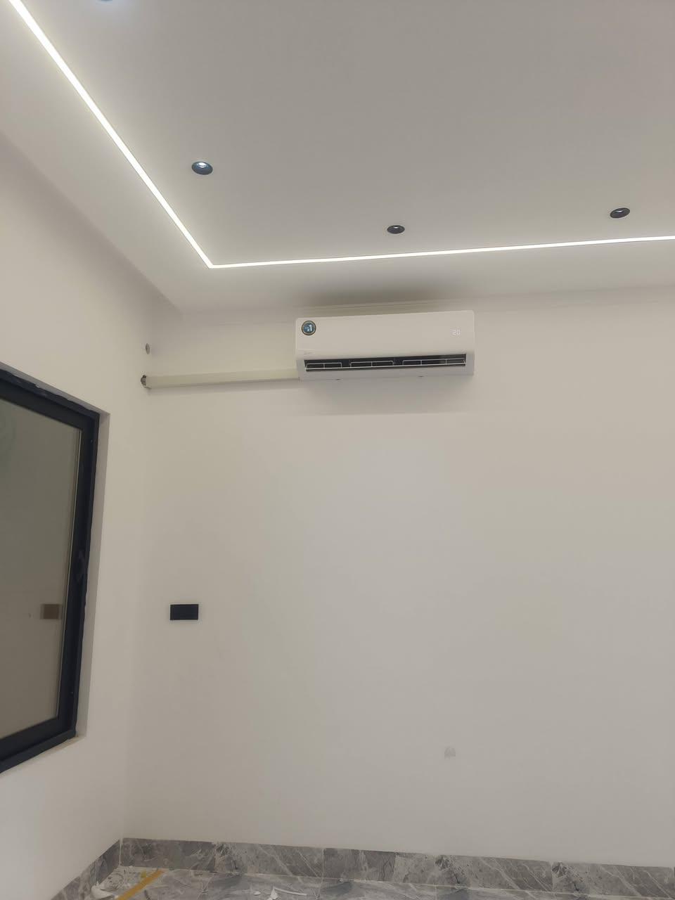 بفضل الله وحمدة تم تجهيز وتركيب سبالت ميديا تكييف من قبل كادر ورشة البشير لتدفئة  والتبريد العمل في الموصل تحياتي لجميع ***********
