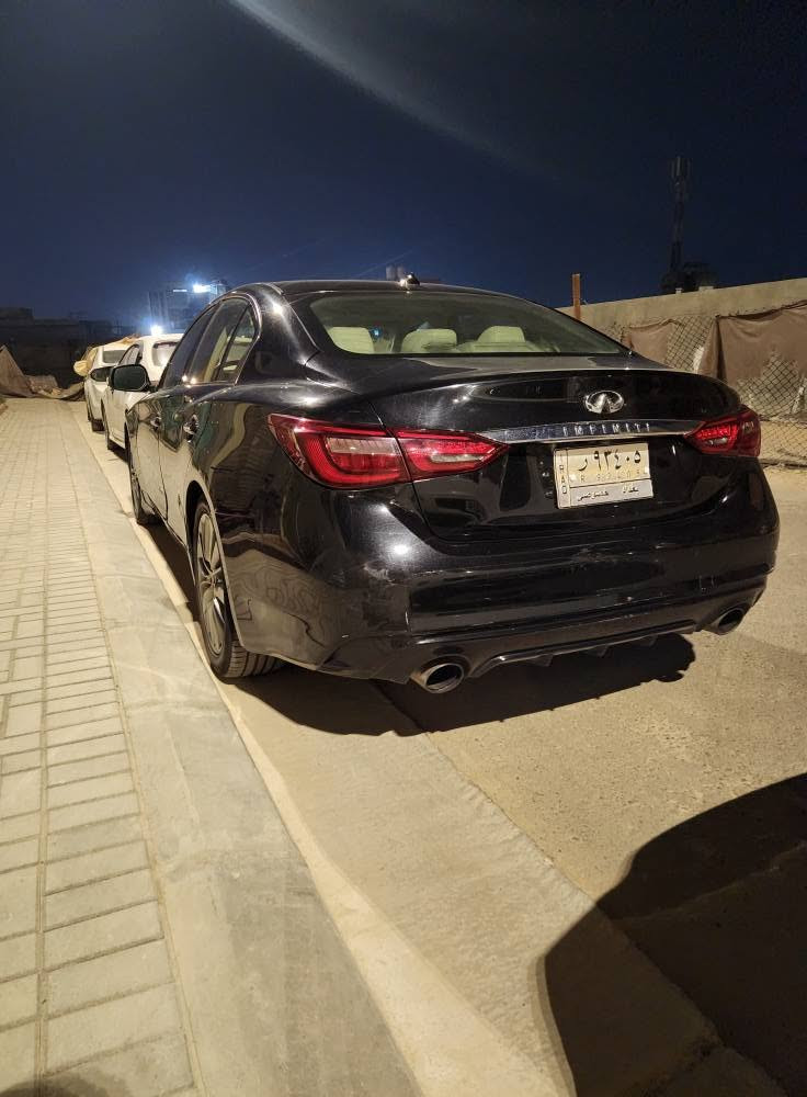 السلام عليكم انفنتي q50 2018
ماشيه 84 الف ميل
وراد امريكي ضرر جاملغ خلفي عكس السايق
بجم كبس بدون ايرباك 
مواصفات الانفنتي المعروفه 
السعر 12 ونص  بي مجال قليل
سياره بدون نقص بس الكشر بي ملاحظات 
صورة التقرير موجوده 
ومبدل مكينه جديده قبل كم شهر
السياره موجوده بالكاظميه 
*********** بغداد, العراق
