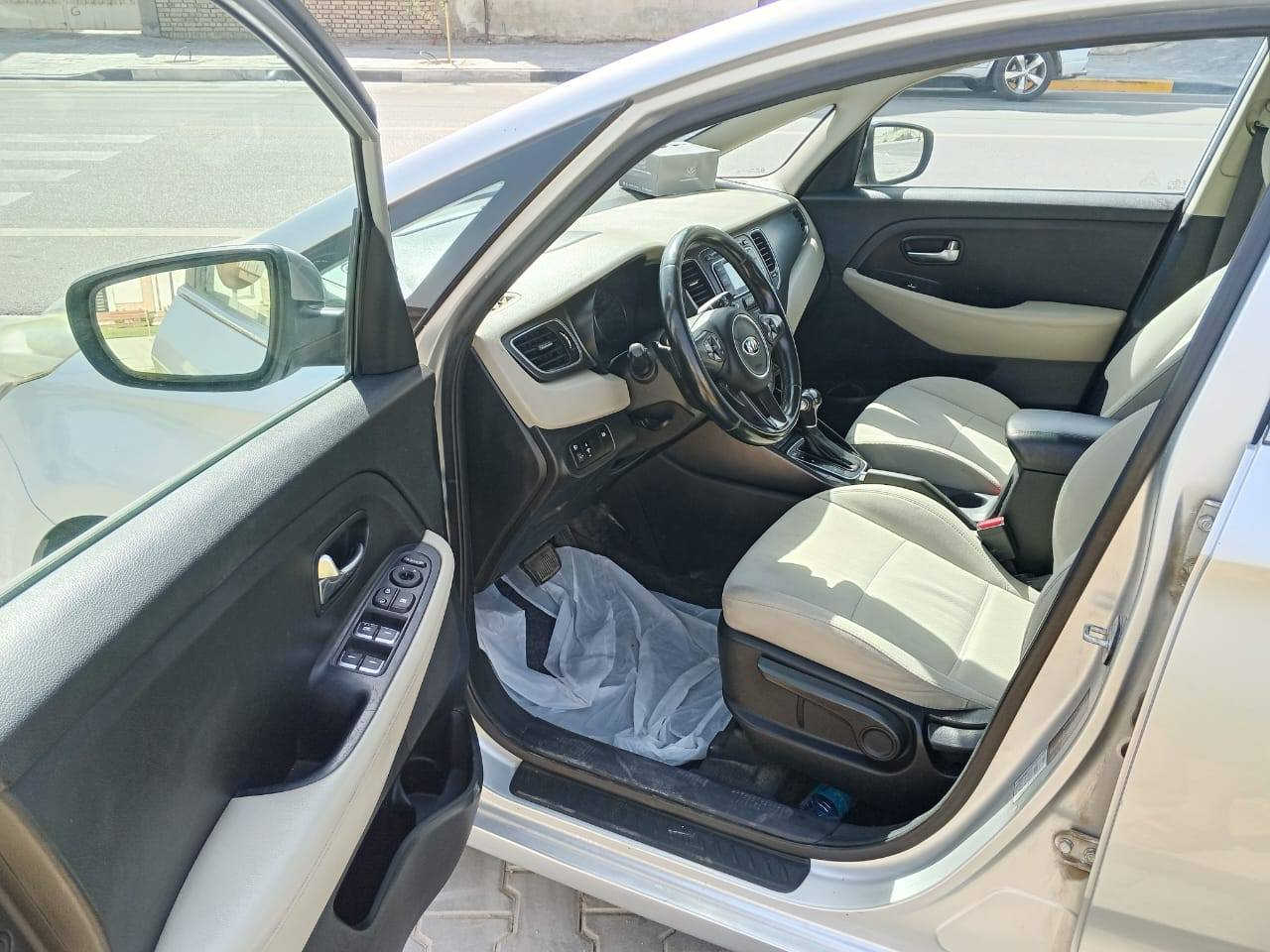 السلام عليكم
وين اليدور كارتون 
السيارة حاوية بدون كص 
متوم متوم طبق الاصل 

وين ميعجبك دك حاسبة 

كيا كارينز موديل 2015 
جنوط سبور 

ايرباك فرامل abs 

نظام eoo 
اوكر نيكل 

ليد نهاري 
سينسور بارك 
سخانات كراسي 
طارة مالتي 

مثبت السرعة 

راكب 7  ،

فاميه خلفي مثبت على الرخصة 
تكييف أمامي وخلفي 
مرايات ضم كهرباء 

أشارات مرايات 

فابريكا بالكامل 

السعر 87 وبيها مجال قليل 

العلوان البصرة

الاستفسار ‏‪***********‬‏
