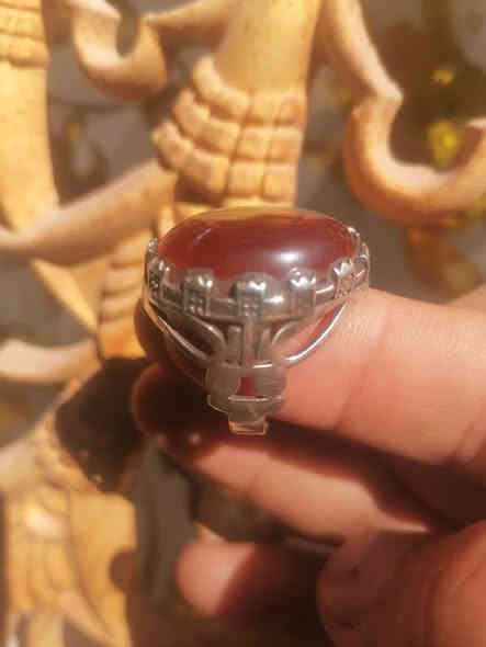 خاتم سليماني مصور صورة بنت قطعه خشنه سعر 75 مكان كربلاء ***********
