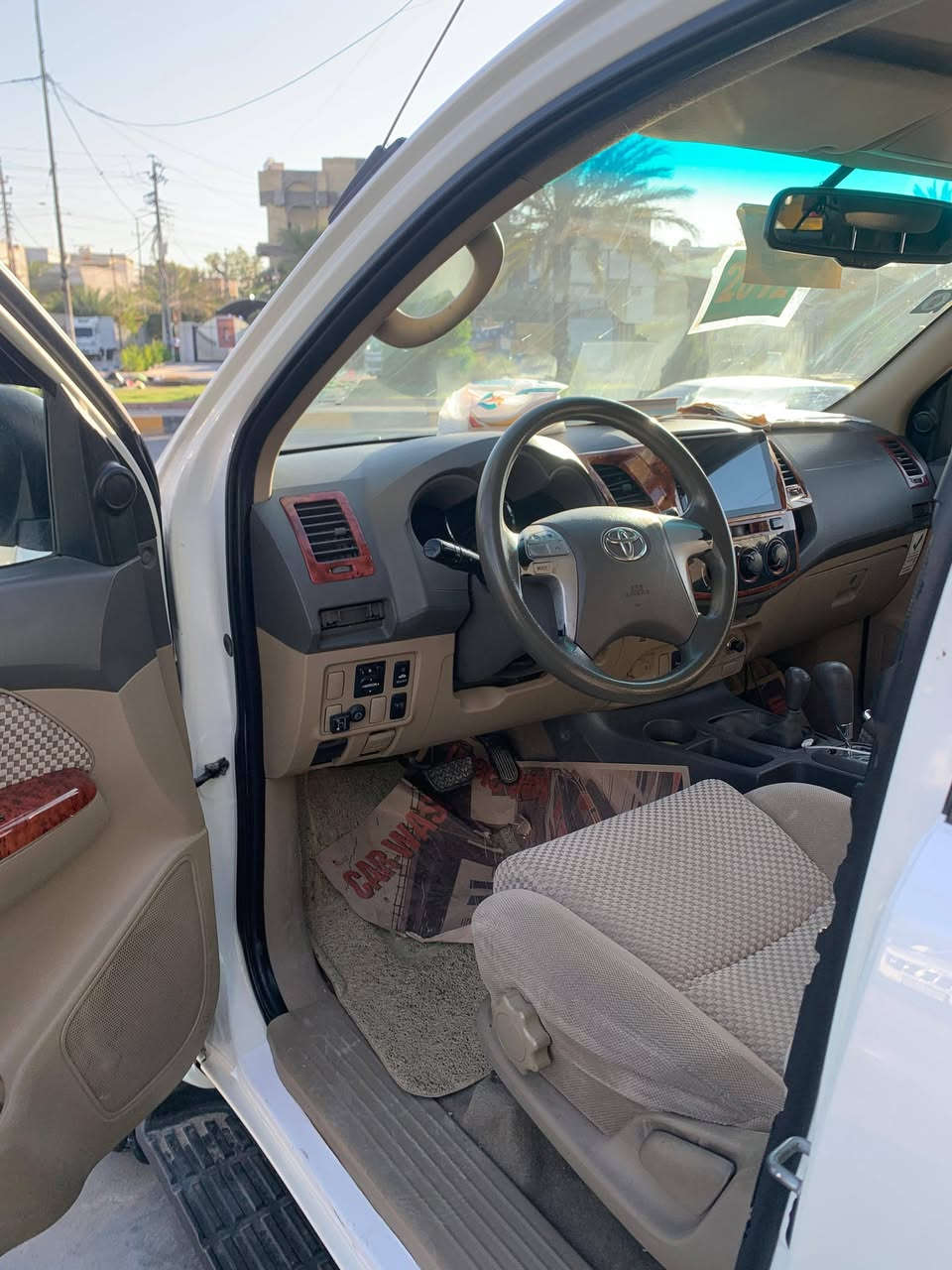 السلام عليكم
فورجنر مديل ٢٠١٢
ممشاهة ١٨٧ 
مكينة اربعه سلندر ٢٧٠٠ 
سبعه راكب

فور ويل 

رقم مثنى مميز

تحويل شوكت ميعجبك

خليجي كويتي

تبديل جاملغ وصبغ بنيد فقط 
بدون دواخل
داخلية بيجي عسلي السيارة كلش حلوه وجديده 

بيهة منضومة غاز كامل دفتر الصيانة
تخم تاير جديد

السياره خير من الله 
المكان الشعب 
***********
