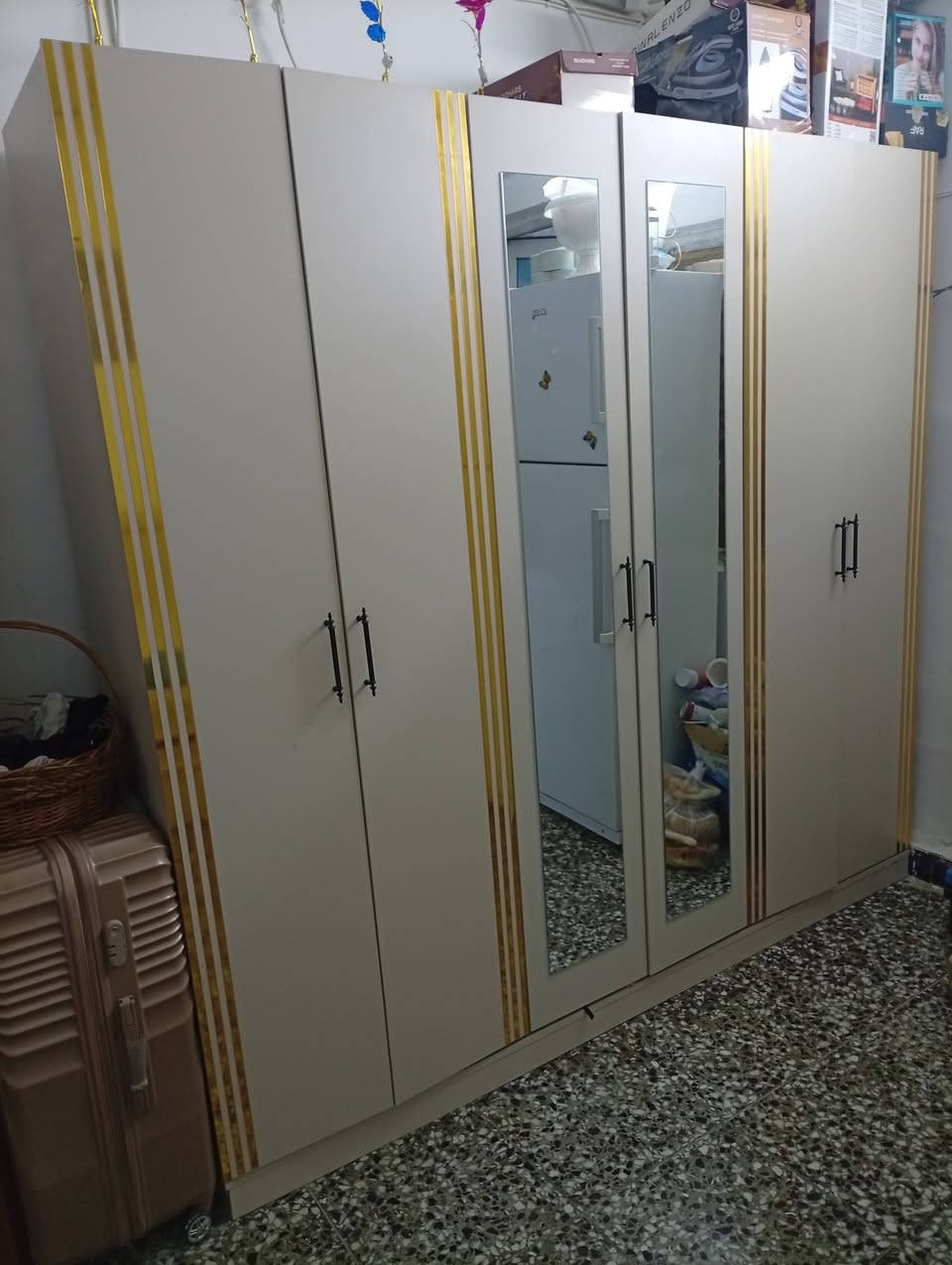 غرفة تركيه 5قطع بعدهة جديدة ممفتوحه ابد ب500 العنوان بغداد جادرية قرب مطعم بيارة الشام


**إذا كنت صاحب هذا الإعلان وتريد حذفه لأي سبب، رجاءا أرسل رسالة إلى الدعم الفني**