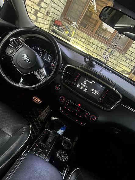 سلام عليكم سياره سورنتو 2020 
فئه GT LIN 
‏كير 8 نمر 
تبريد 3 قطع 
ماشيه 55km 
للستفسار ‭0773 207 4483‬
